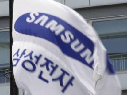 El jurado determinó que Samsung violó "intencionadamente" varias patentes de Apple, incluida su tecnología de zoom táctil propia de sus teléfonos inteligentes y de la tableta iPad. EFE/Archivo