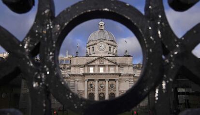 La sede del Gobierno irland&eacute;s en Dubl&iacute;n, Irlanda. 