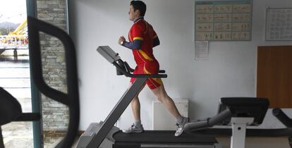 David Cal no sólo se entrena en el agua sino que también ejercita su cuerpo en el gimnasio.