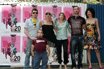 De izquierda a derecha, el director, Ramón Salazar, junto a los actores Miguel O&#39;Dogherty, Rossy de Palma, Najwa Nimri, Pablo Puyol y Mónica Cervera.