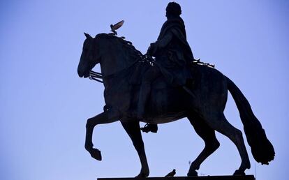 Carlos III estatua ecuestre en la Puerta del Sol.