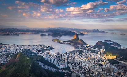 Vista de Río de Janeiro desde la cima del Morro do Corcovado.