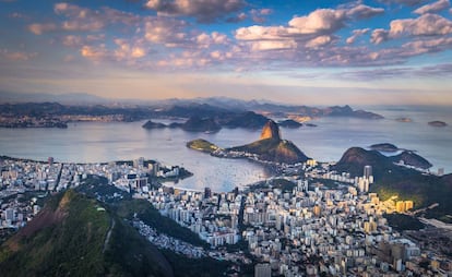 Vista de Río de Janeiro desde la cima del Morro do Corcovado. 