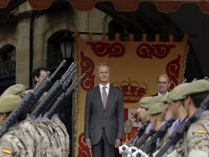 El ministro de Defensa, Pedro Moren&eacute;s, en un homenaje a quienes defendieron Espa&ntilde;a en la Guerra de la Independencia.