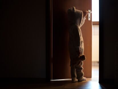 Mi hijo es sonámbulo, ¿debo preocuparme?