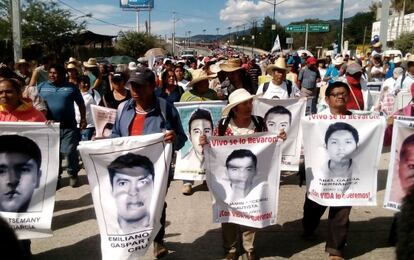 Marcha en Guerrero (México) por los estudiantes desaparecidos en Iguala.
