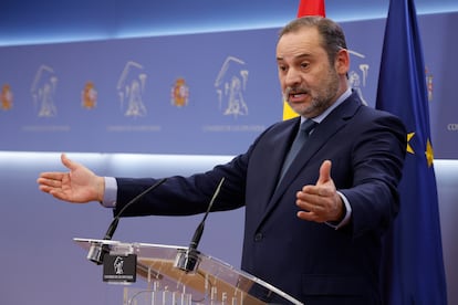 José Luis Ábalos, exministro de Transportes, durante una rueda de prensa en el Congreso, el 19 de diciembre de 2024.