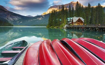 El lago Esmeralda, en el parque nacional Yoho (Canad&aacute;).