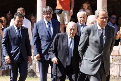 Puigdemont, junto al presidente catalán, Pere Aragonès, y los expresidentes de la Generalitat Jordi Pujol, José Montilla y Quim Torra, el día 21 en el homenaje a Pau Casals en la localidad francesa de Prada de Conflent.