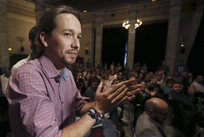 El líder de Podemos, Pablo Iglesias, durante la presentación de su libro "Disputar la democracia", en un acto celebrado en el Círculo de Bellas Artes de Madrid.