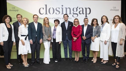 Foto de familia al final del acto.
