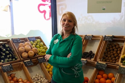 Ana María Muñoz, trabajadora de la empresa de inserción laboral de la red Cáritas en Sevilla, Bioalverde. Cáritas