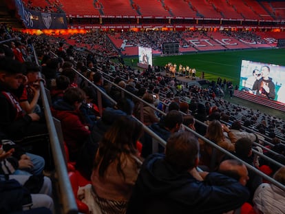 Cientos de personas, en el acto inaugural de la celebración de los 125 años del Athletic.