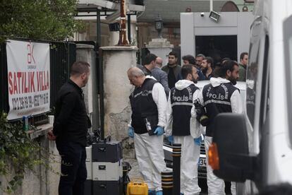 El equipo de forenses turco se dispone a acceder al consulado saudí para realizar un segundo registro, el pasado miércoles.