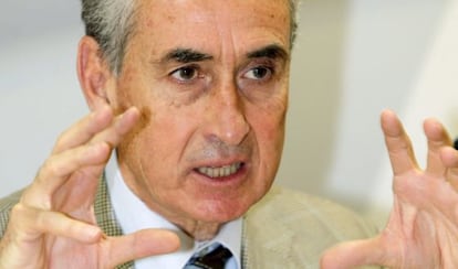 Ramón Jáuregui en una rueda de prensa en Las Palmas de Gran Canaria.