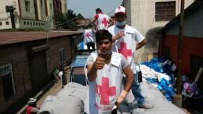 Más de 600 personas se hicieron voluntarias de la Cruz Roja Nepalesa durante la semana posterior al terremoto del 25 de abril.