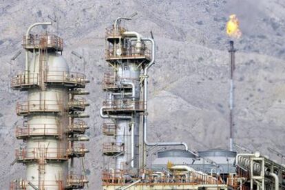 Explotación de gas de South Pars, al sur de Irán. Repsol tuvo que retirarse de un proyecto en este complejo tras las presiones de EE UU.