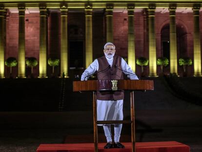 Narendra Modi se dirige a los medios este sábado en Nueva Delhi.