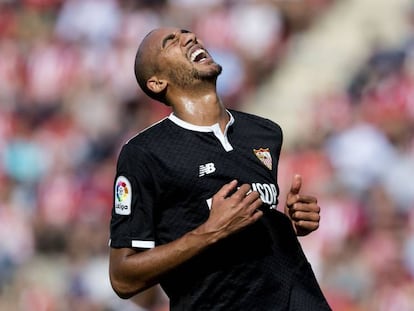 N&#039;Zonzi lamenta un lance del juego. 