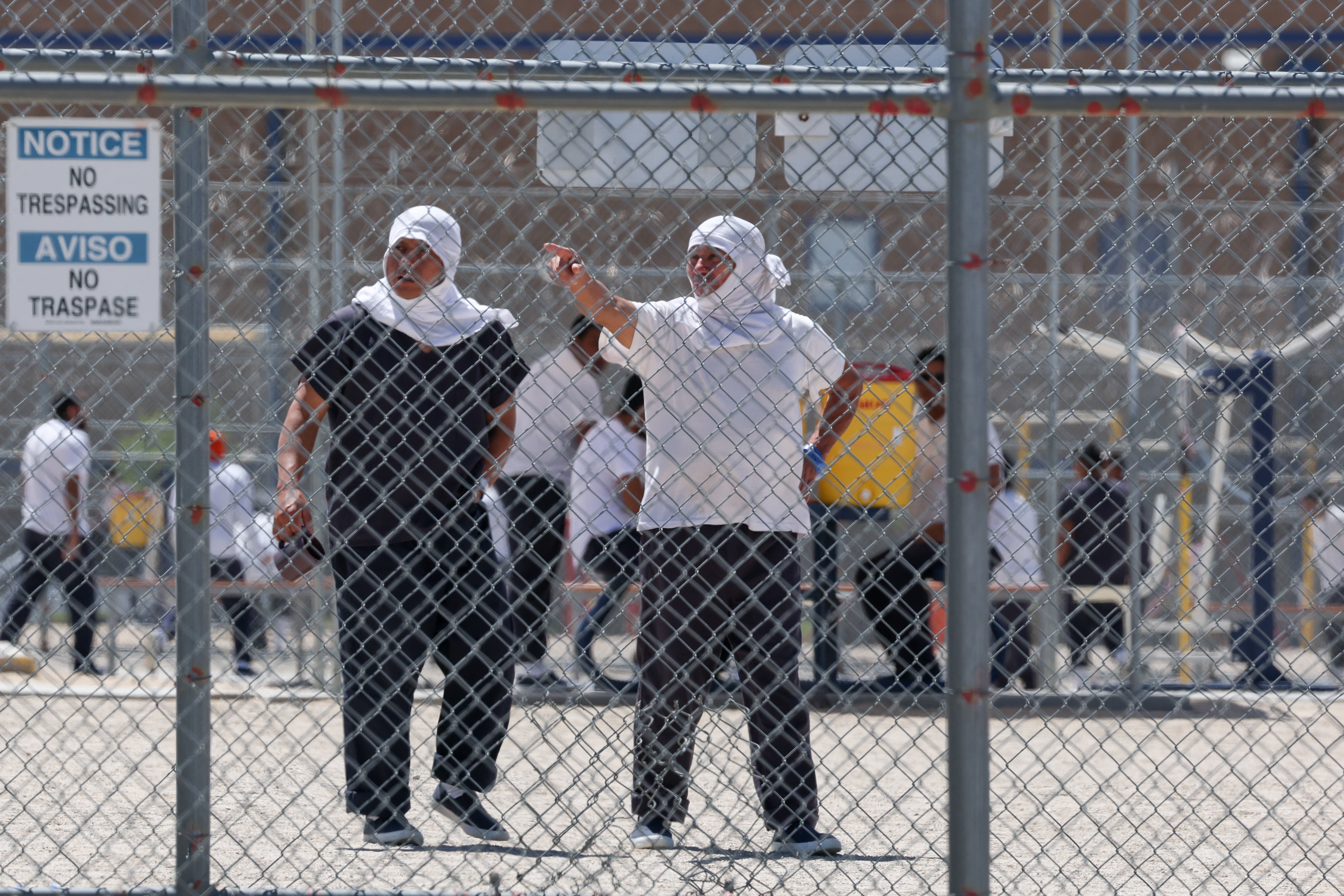 Un mexicano muere en custodia del ICE en California