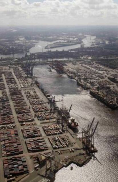 Imagen de una zona de contenedores en el puerto de Hamburgo. 