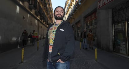 El productor musical y DJ David Gómez, ayer por la tarde en Lavapiés.