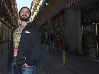 El productor musical y DJ David Gómez, ayer por la tarde en Lavapiés. 