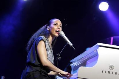 Alicia Keys, durante el concierto de anoche en el Teatro Real.