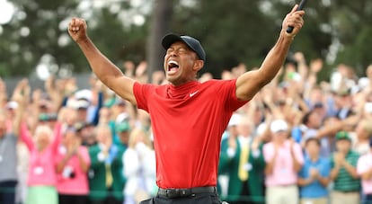 Tiger Woods celebra la victoria en el Masters de Augusta.