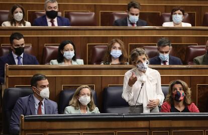 Pedro Sánchez, Nadia Calviño y Yolanda Díaz, el 20 de octubre en el Congreso.