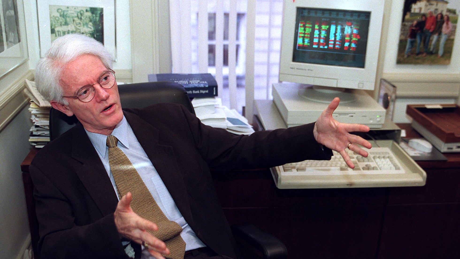 Peter Lynch (Magellan), el gestor que fraguó su leyenda en la calle  fijándose en Dunkin' Donuts | Fondos y Planes | Cinco Días