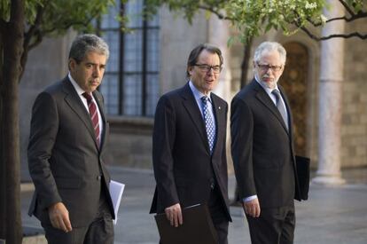 El conseller Francesc Homs; el president, Artur Mas, i el comissionat per la Transició Nacional, Carles Viver.