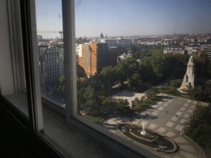 La plaza de España, vista desde el interior del Edificio España, en Madrid.