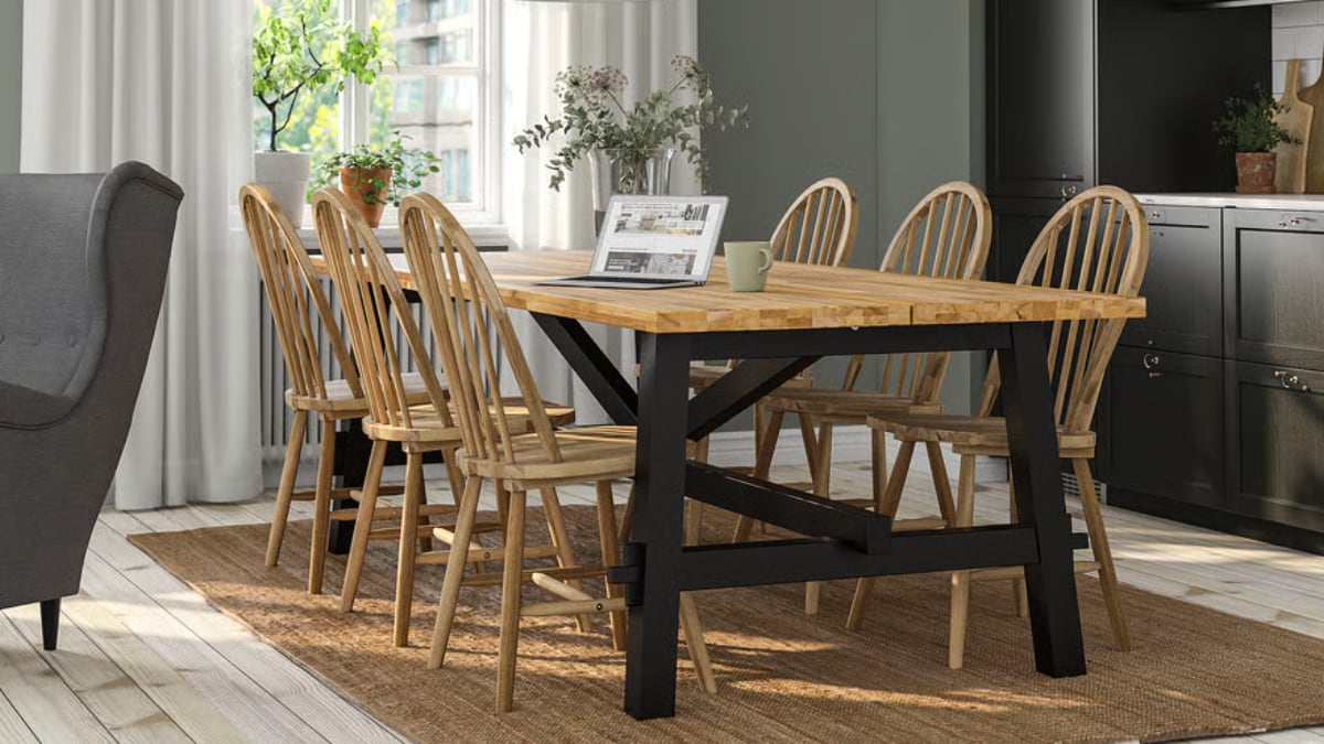 Una selección de seis conjuntos de mesas y sillas para todos los estilos y bolsillos.