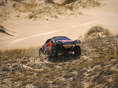 Sainz, en la d&eacute;cima etapa del Dakar, entre Salta y Bel&eacute;n. 