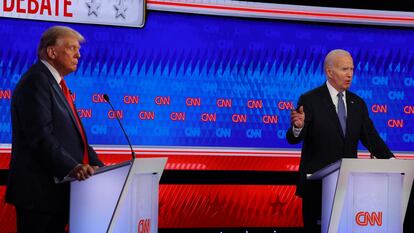 El candidato demócrata, el presidente estadounidense Joe Biden, habla durante un debate presidencial con el candidato republicano, el expresidente estadounidense Donald Trump, en Atlanta, Georgia, Estados Unidos, el 27 de junio de 2024.