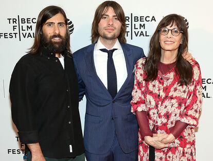 Jason Schwartzman, Robert Coppola Schwartzman y Talia Shire en Tribeca.