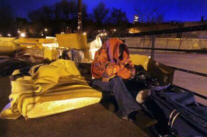 Un dormitorio improvisado en las calles de Madrid donde pasan la noche algunas personas que no tienen hogar.