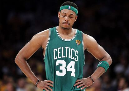 El jugador de los Boston Celtics Paul Pierce, durante un descanso del último cuarto.