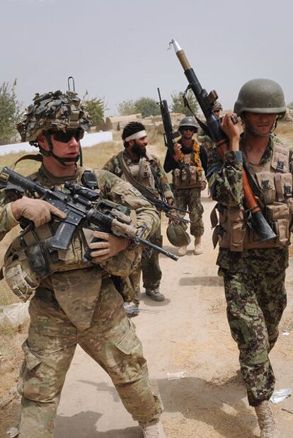 Soldados estadounidenses y afganos, el pasado agosto en Afganistán.