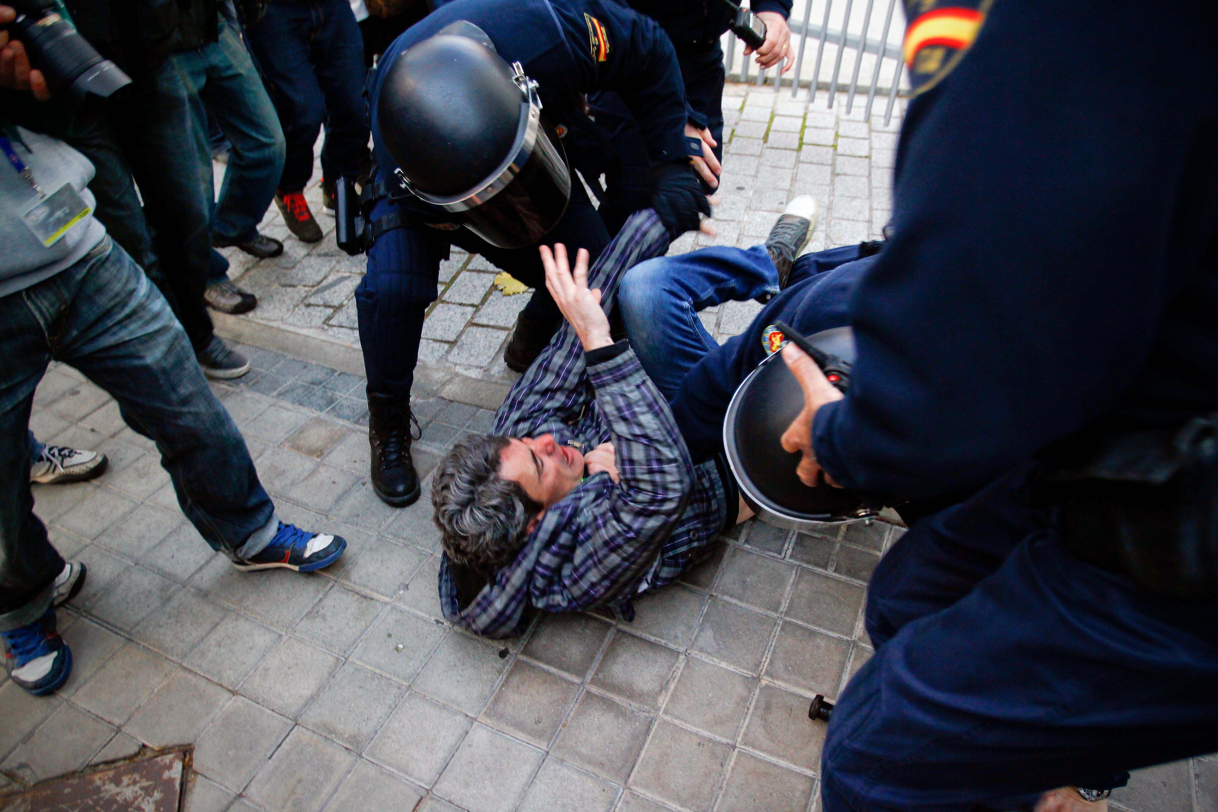 La jubilación del jefe de seguridad de la Asamblea sorprende a la Cámara sin un especialista que coordine a guardias civiles y agentes privados