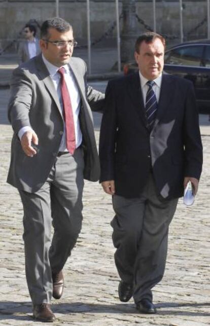 Los alcaldes de Oza, Pablo González, y Cesuras, Julián Lucas.