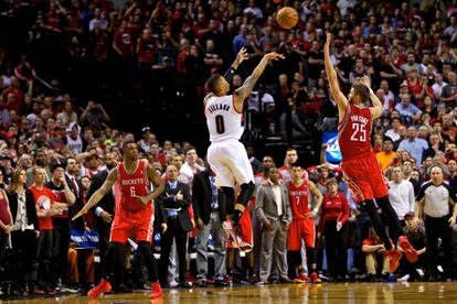 Lillard lanza el triple de la victoria. 