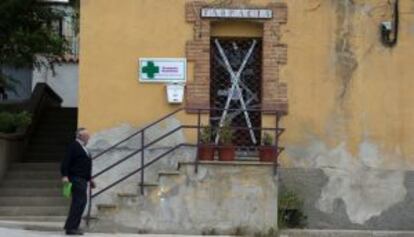 Farmacia de Palomares de Arroyos en la que arrancó la operación 'Pharmakon'.
