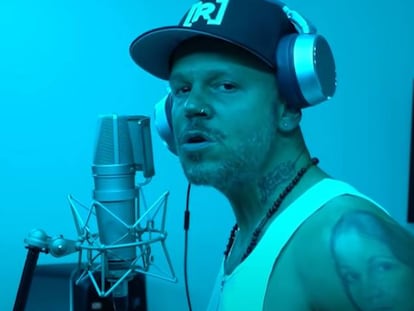 Residente, en una imagen del vídeo de la canción.