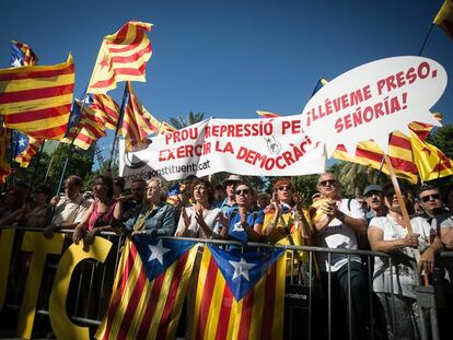 Decenas de independentistas catalanes.