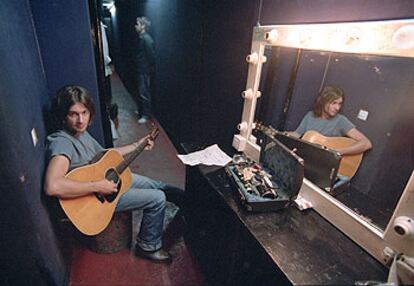 El músico Quique González, el pasado viernes, en su camerino antes del concierto.