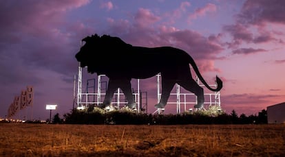 Valla publicitaria de la película 'El rey León', en Madrid.