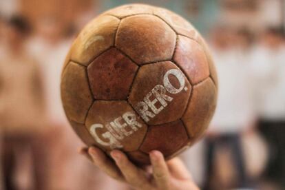 Hoy la selección de México ya no usa como en algún momento del pasado los balones de Chichihualco, sino los de la marca Adidas.