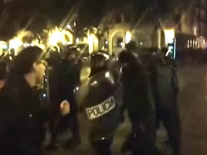 Fotograma de un vídeo de las cargas policiales en la Huelga general. 14 de noviembre de 2012, Logroño.